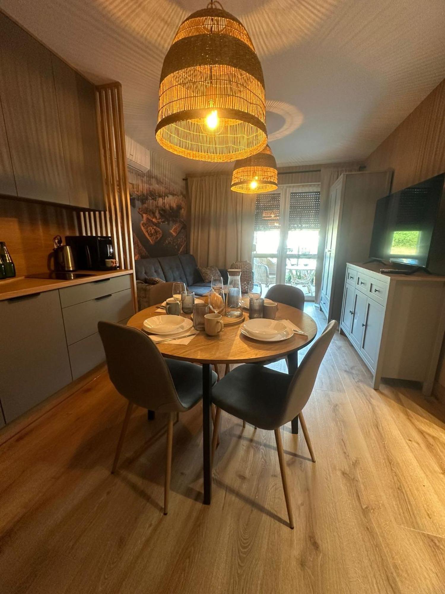 Apartament 8 Z Ogrodkiem I Prywatna Sauna, Rowery, Spacery W Dolinie Baryczy - 5D Apartamenty Milicz Extérieur photo